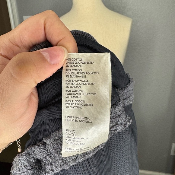 Gray Sleeveless Women's Top - Picture 4 of 5